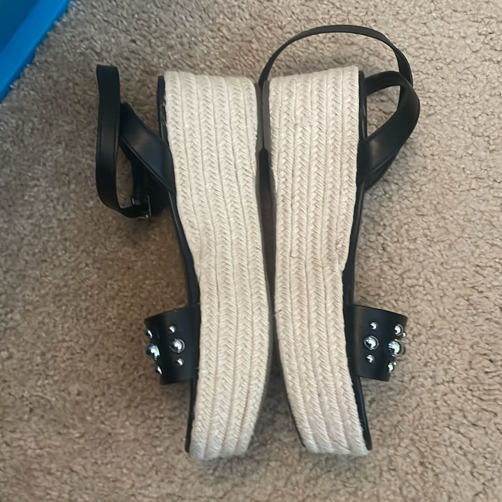 Marc Fisher Joyce Black Stud Espadrille Open Toe Wedge Platforms Sandals Sz 8 - Picture 3 of 7